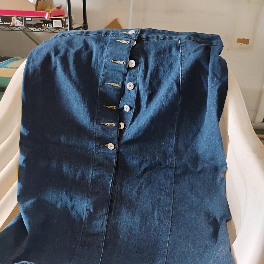 Denim skirt